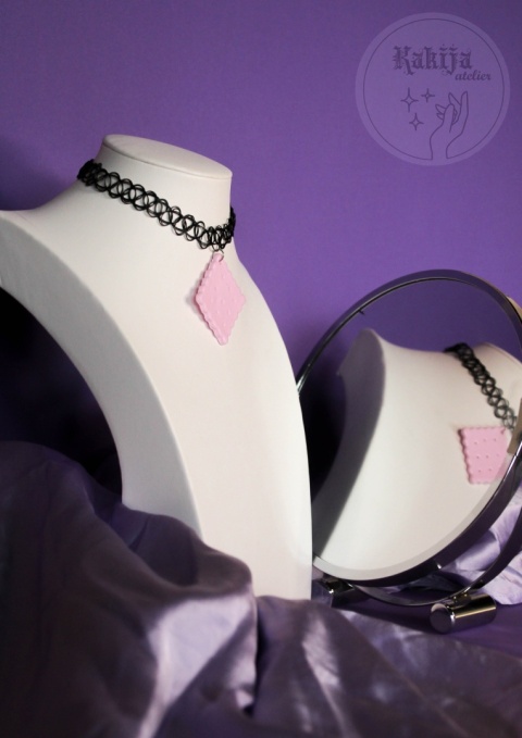 Choker z herbatnikiem pudrowy róż