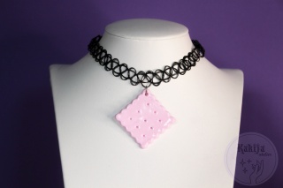 Choker z herbatnikiem pudrowy róż