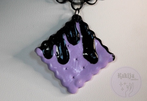 Choker z herbatnikiem w polewie